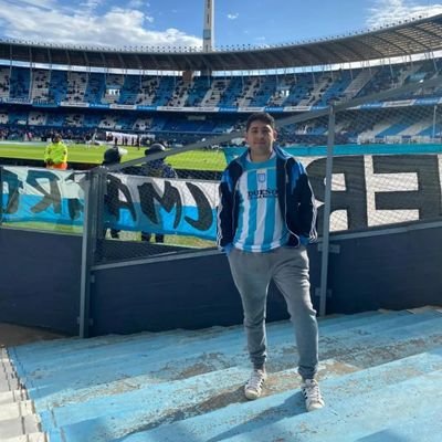 Profesor de Historia📖
...Enfermo de Racing💙...
Definirse es limitarse.. Meter huevo y corazón para cumplir un sueño