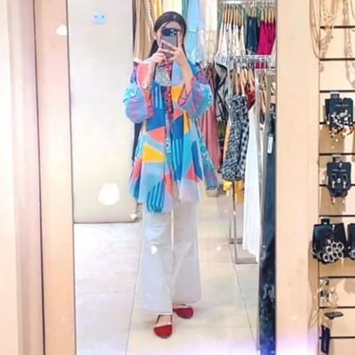 donutyumm's profile picture. Kya ishq krna itna asaan hai...????