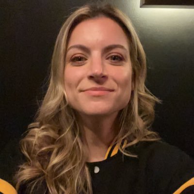 MollyBruh's profile picture. 