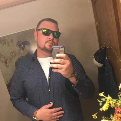 too_tall318's profile picture. I was born and then shit happened.