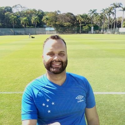 Falo de tudo um pouco, principalmente de futebol e do Cruzeirão.
Integrante do @tvforadoeixo