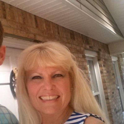 DebraHartley20's profile picture. 