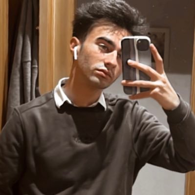 Estudiante de Medicina en la UJI y forofo hasta morir del VILLARREAL CF en su tiempo libre… 🧬🫀💙🏆💛