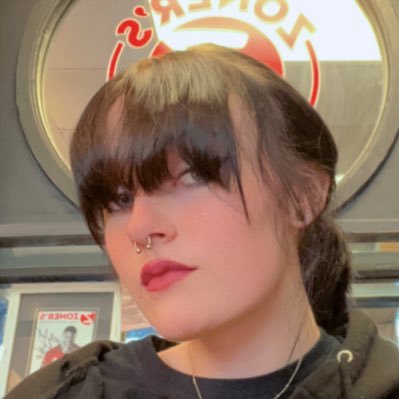 emily_radio's profile picture. I need friends lol