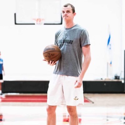 Owner of @heyenhoops | @puresweat Skills Coach | heyenhoops@gmail.com