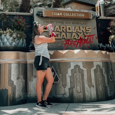 kait_haz's profile picture. wife • boy mom • educator • footballer • health + fitness • nerdy • BLM • she/her • insta: kait.haz 🌿