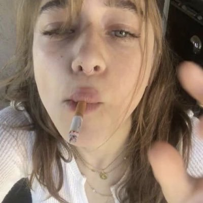 magnusjjk's profile picture. tomando café con adam y olive