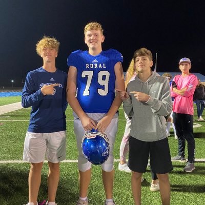 6’8 315 OT 2025 Washburn Rural High School, Varsity Football, track 3.9 gpa