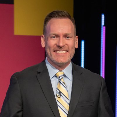 Producer for @IowaPBS and a high school basketball official. Iowa native, @WartburgCollege grad, fan of @WartburgKnights and @TheIowaHawkeyes. 🏳️🌈
