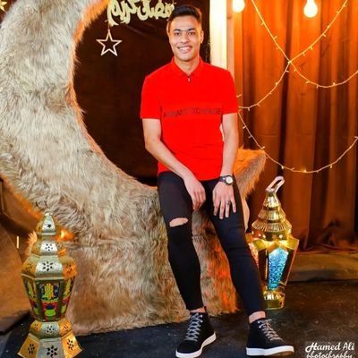 لاعب كورة قدم محترف ❤️⚽
اكونت جديد فولو و هرد الباك ❤️🔥