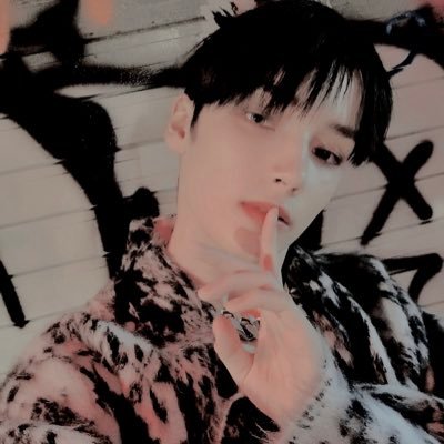 wait🦦bio.