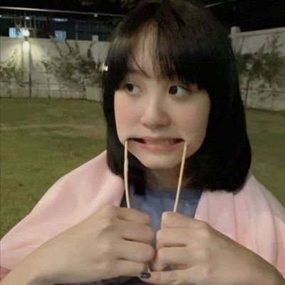 simzk_0's profile picture. 