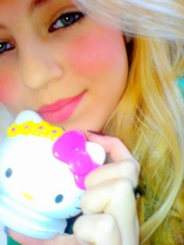 15 , bebo&fumo sim ja sabe demais '-' ,agora me segue u.u
Se ta ligado que eu amo BDS, poora sim eu amo eles pra caraio vei ! Diego amo pra caraio !