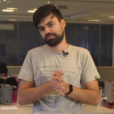 Jornalista / nerd / emo / aprendiz
Posto conteúdo de Cultura Pop no @correntecult
Gasto umas palhetas no baixo na @TVOC_SL