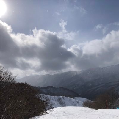 kuz_35's profile picture. 人間の屑です。