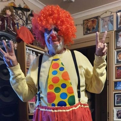 I a ful time carer for my disable wife.
I am a volunteer at the Bendigo Phoenix Fm Community Radio as a presenter and members cordinator