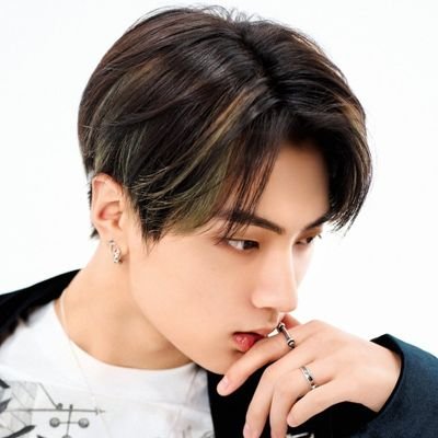 ⓘ so loud talking about pshㅡsjyㅡpjs. enhypen only.