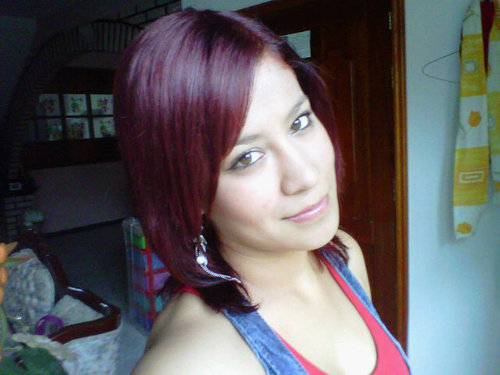 Mi mayor amor en la vida je es cantar, m enknta bailar en special salsa!, estudio odontologia, m enknta estar con mis amigos...y adoro comer jajajaja