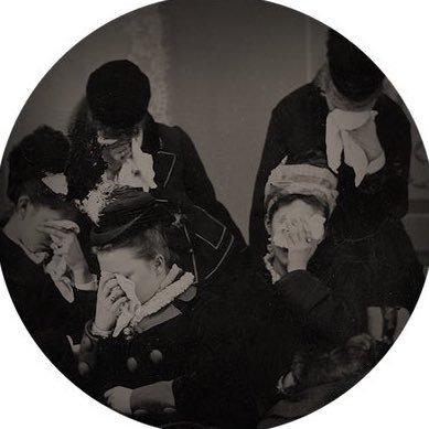 Victorian post mortem & mourning photography & objects: https://t.co/Rb5XH6BL1H