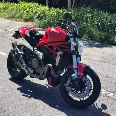 バイク三年目です。相棒はDucati Monster1200です。愛知県の民です。コミネマンです。