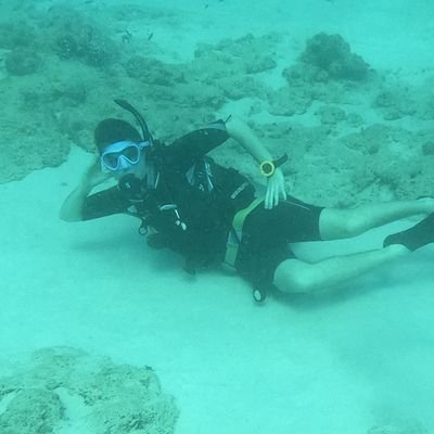 AktaaruS's profile picture. je fais des photos des fois, 
conseiller culinaire pour âmes égarées