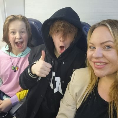 ❤Beauty Ambasador with Younique
❤Mum of Boys.❤ The Spence Family YouTube ❤ SNT Place on the Plane winners ❤ Vlogging our family & trying stay sane at once! ❤