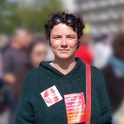 Educatrice dans le secteur public hospitalier. Militante Lutte Ouvrière. Candidate aux élections législatives dans les Côtes d'Armor