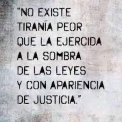 No soporto a los progres con su carga de pedantería, su vanidad y su ignorancia, las tres cosas suelen ser muy grandes.