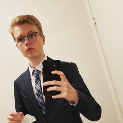Danish - 22yo. Grandmaster tier… I do not like soloq… Ig: rune_nielsson… rank 899