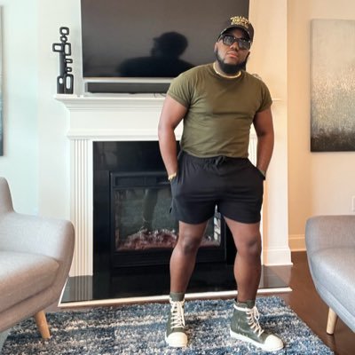 🥴. coffee-drinker, career addict, | #blackintech 👨🏾💻 | IG: theeerealvince