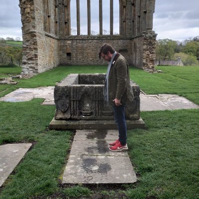 Historian and researcher interested in death, piety, and trust in pre-Reformation England. Secretary of @YorkistHistory and @HarlaxtonMedSym. All views my own.