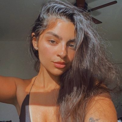 SaraValenxoxo's profile picture. click link in bio for juicy content🔥💜