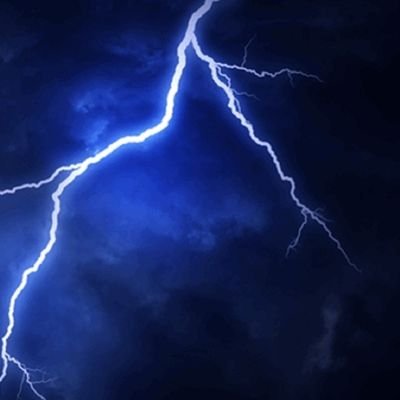 متابع مهتم أخبار الطقس