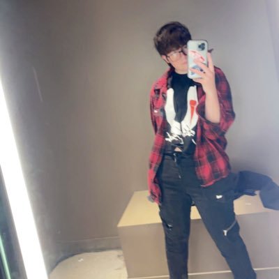 funkierseagull's profile picture. being sad isn’t the only thing I’m good at