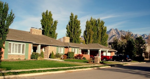 Intellegis' operates residential support facilities for people with acquired brain injuries.  Come and see our lively residences!