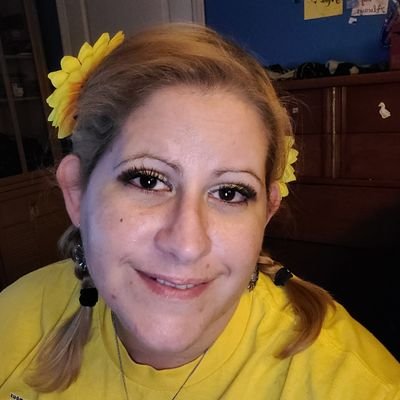 Duckgurl4447's profile picture. you have galaxies inside your head, stop letting people tell you - you cannot shine