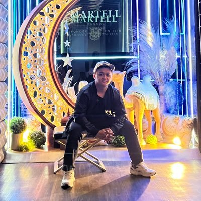 emfahmige's profile picture. Bekerjalah dengan semangat dan nyaman, toh ini juga untuk kebaikan kita di masa depan nanti :)