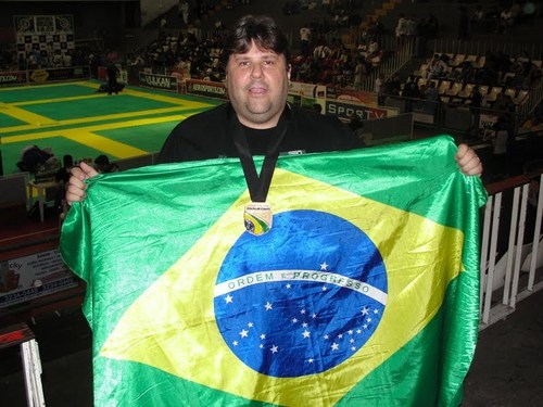 Assessor Politico, Consultor de Vendas, Bí-Campeão Brasileiro de Jiu-Jitsu categoria Sênior ll, Teologo e Pastor!!