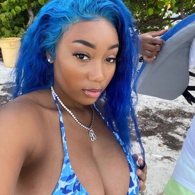 dymondperkins's profile picture. girl idk..