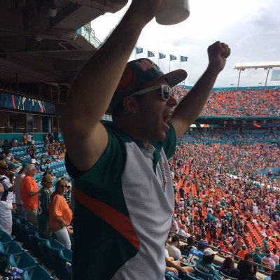 UCF Alum. I write about the #MiamiDolphins & NFL. You can check out my FREE newsletter @ https://t.co/uWB3AmcrS5 you can catch prop bets in season