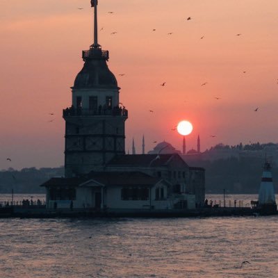 man_nuel09's profile picture. Table of men🤞