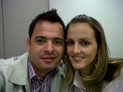Sou casada com Taynan,mae das adoradoras Pietra e Hadassa e aquela que tem o coracao voltado e apaixonado pelo SENHOR.