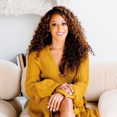 brandilaren's profile picture. Founder @destinationfab; Fashion and Lifestyle Writer & Editor - Bylines: @instylemagazine @variety @cosmopolitan & more