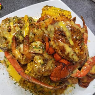 Cafè Dat Taste of New Orleans: Authentic Cajun & Creole Cuisines served by Husband/ Wife Duo Chefs right here in the heart of Greenville, MS.