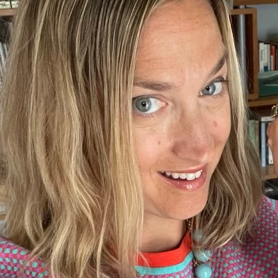 colleenstone's profile picture. 👩‍💻@UMichSurgery 🎓 @UMassJournalism  🏃🏼‍♀️ 22x Marathoner 🚴‍♀️ Commuter  
🏡 Michigan ❤️ East Coast 🐶 Wheaten Terrier