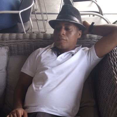 Iesbrobi's profile picture. Turn up