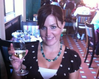 I'm back in Tampa, y'all! Rays, Bolts + Bucs fan, food + wine snob. Currently baking the soon-to-be biggest hockey fan girl in the world - due November 2015! :)