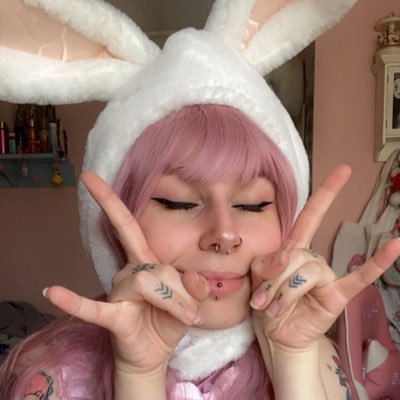 ✧ *:･ﾟ♡ ✧*:･ﾟ✧ it's your favourite princess bunny | IG: daydreamprincess_ | 🥺👉🏻👈🏻 *:･ﾟ✧ ♡ *:･ﾟ✧