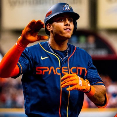 Founder and Co-Owner of the Largest Astros Fanpage on Instagram (@astros_center) || Reporter/Writer for @astrosfuture || astros @spurs @TexasTech