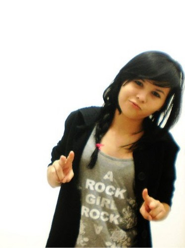 Desastre + ciúmes + sarcasmo + irônia + insegurança + chatisse + irritância + idiotice + loucura + sonhos = Eu